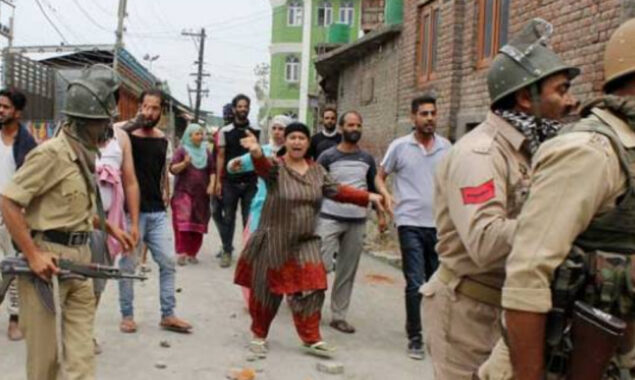 مقبوضہ کشمیر؛ من گھڑت الزام میں دو ممتاز علماء گرفتار