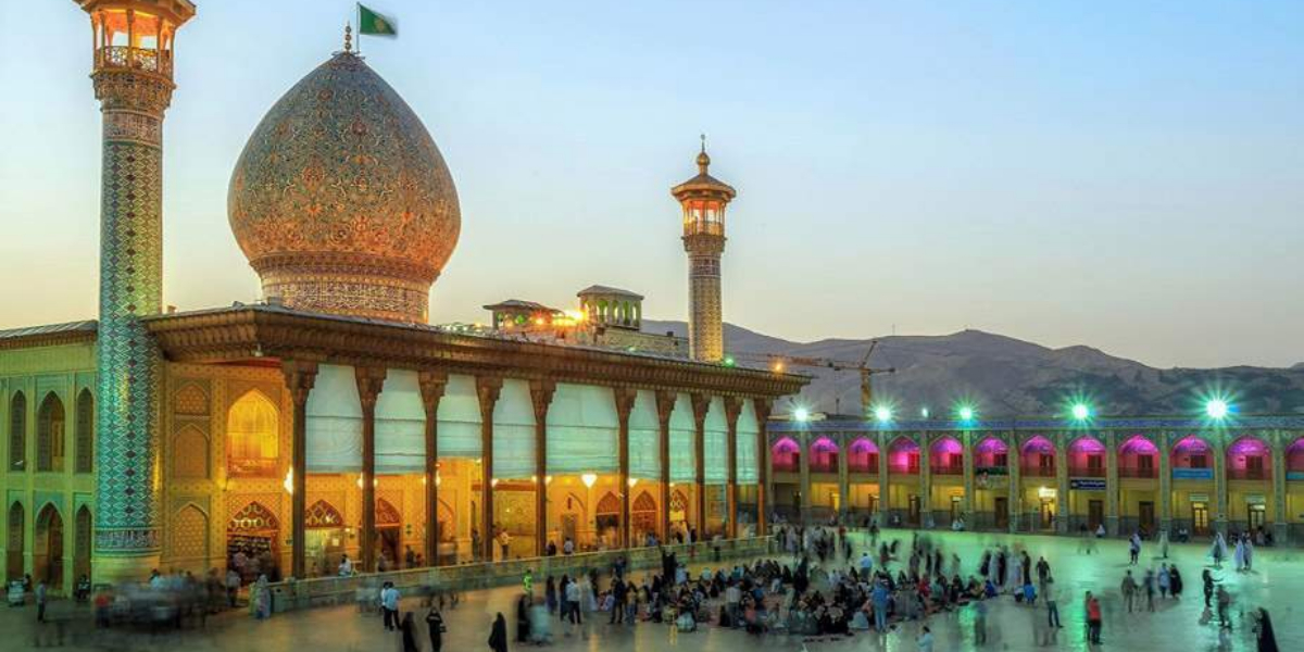 ایران؛ دہشت گردوں کا شاہ چراغ مزار پر حملہ، 15 زائرین شہید