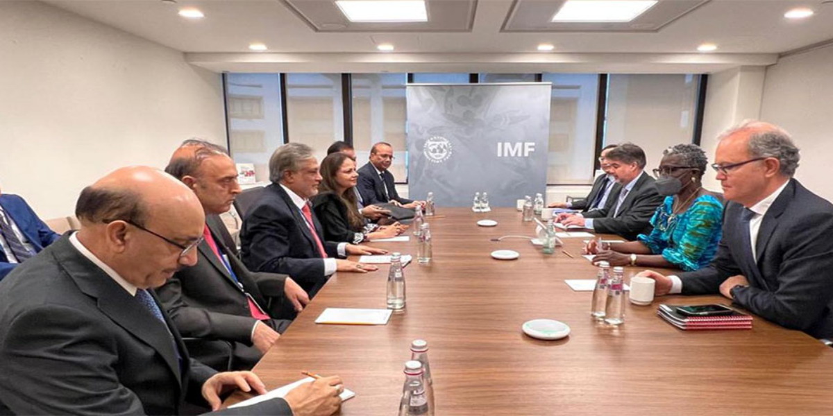 وزیر خزانہ اسحاق ڈار