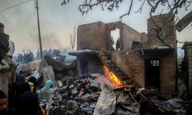 مقبوضہ کشمیر؛ قابض بھارتی فوج نے حریت رہنماؤں کے گھر نظرِ آتش کرنا شروع کردیے