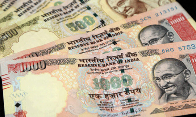 بھارتی کرنسی نوٹوں سے مہاتما گاندھی کی تصویر ہٹانے کا مطالبہ