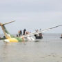 تنزانیہ میں مسافر طیارہ لینڈنگ کے دوران گر کر ڈوب گیا، 3 افراد ہلاک