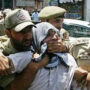 مقبوضہ کشمیر میں حریت رہنماؤں اور کارکنان کی پکڑ دھکڑ کا سلسلہ جاری