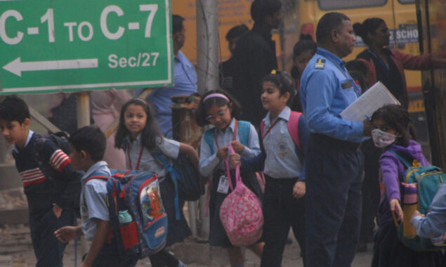 دہلی میں فضائی آلودگی بے قابو، پرائمری اسکول بند کردیے گئے