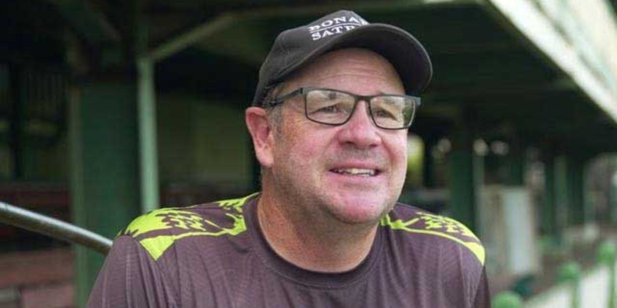 پاکستان ویمنز کرکٹ ٹیم کے ہیڈ کوچ کے لیے مارک کولز سے رابطہ