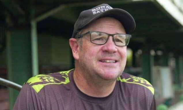 پاکستان ویمنز کرکٹ ٹیم کے ہیڈ کوچ کے لیے مارک کولز سے رابطہ