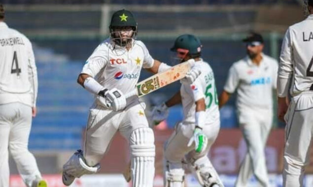 کراچی ٹیسٹ پاکستان کے ہاتھ سے جاتا ہوا نظر آنے لگا، نیوزی لینڈ کی پوزیشن مضبوط