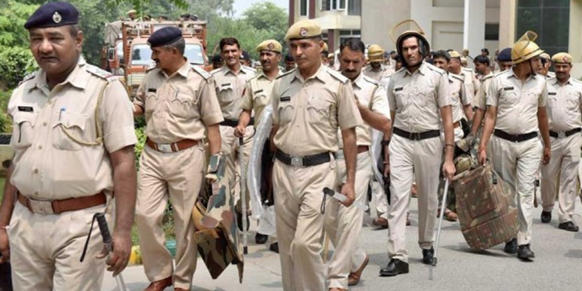 بھارت میں مسلمان کے گھر زبردستی ہنومان کی مورتی نصب کرنے پر کشیدگی بڑھ گئی