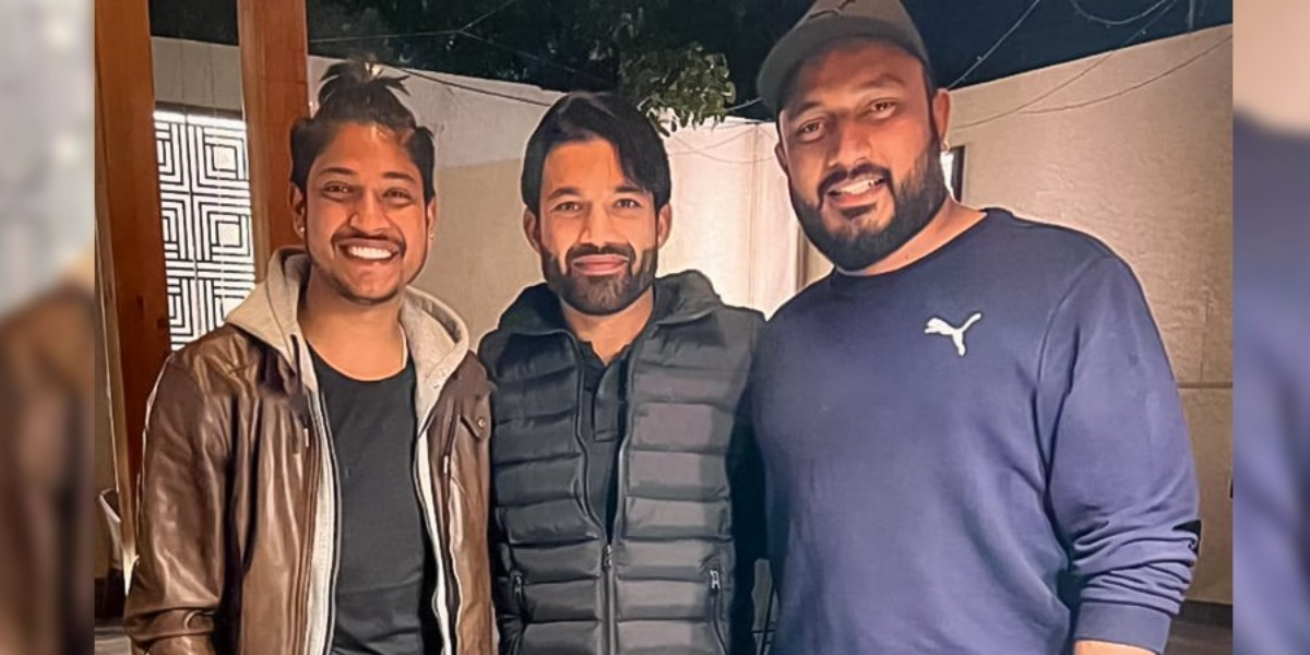 محمد رضوان کی نیپالی کرکٹرز سندیپ لمیچانے سے ملاقات