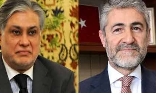 وزیر خزانہ اسحاق ڈار