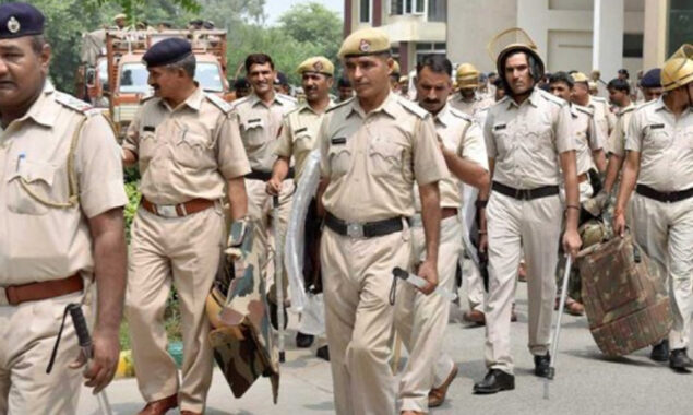 بھارت میں مسلمان کے گھر زبردستی ہنومان کی مورتی نصب کرنے پر کشیدگی بڑھ گئی