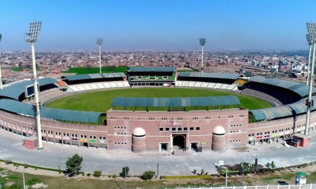 ملتان پی ایس ایل 8 کی افتتاحی تقریب کی میزبانی کے لیے تیار