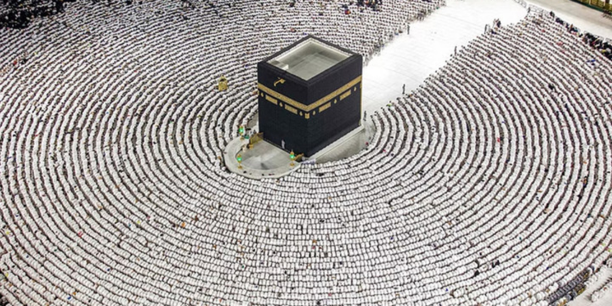 اسلامی سال کے آخری نماز جمعہ کی ادائیگی کے لیے لاکھوں افراد کی حرمین شریفین آمد