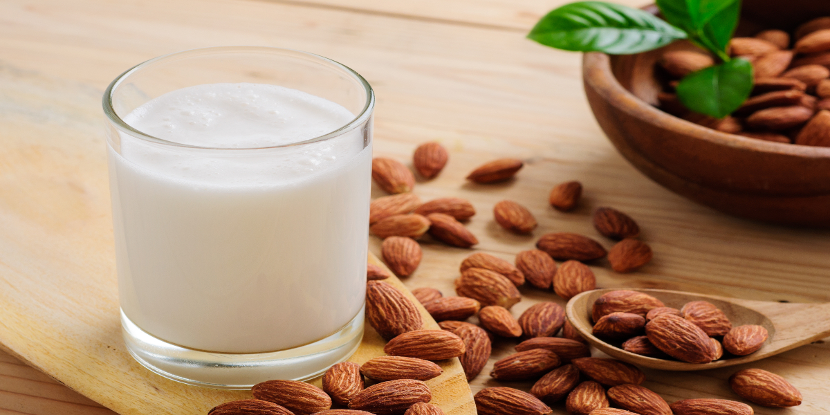 بادام کا دودھ