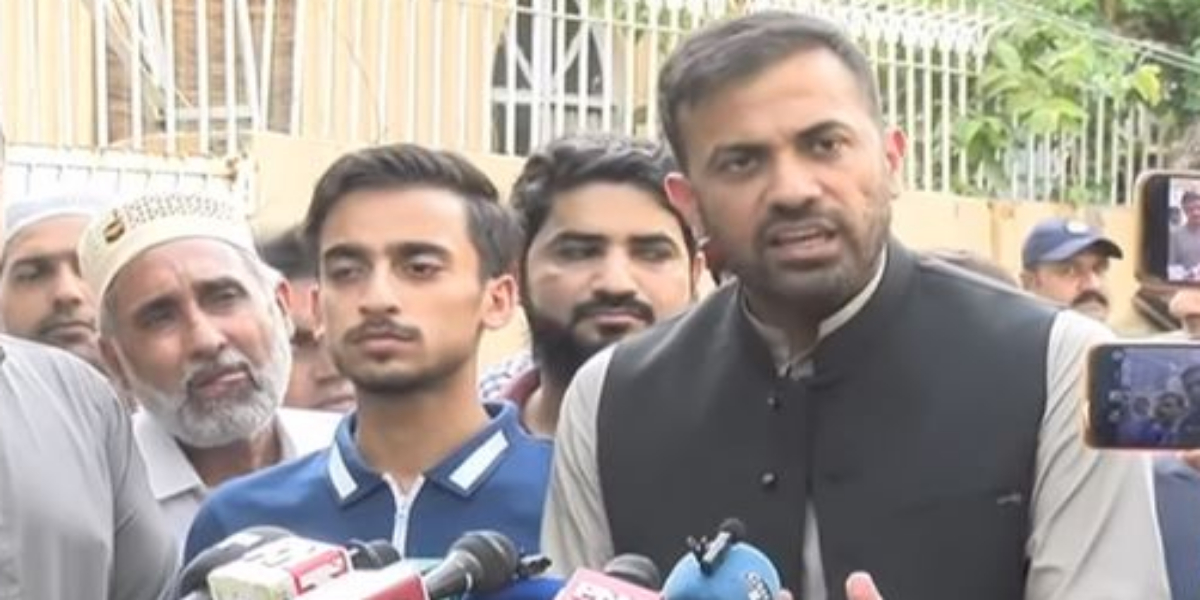 ورلڈ اسنوکر چیمپئن احسن رمضان وہاب ریاض کے گلے لگ کر روپڑے