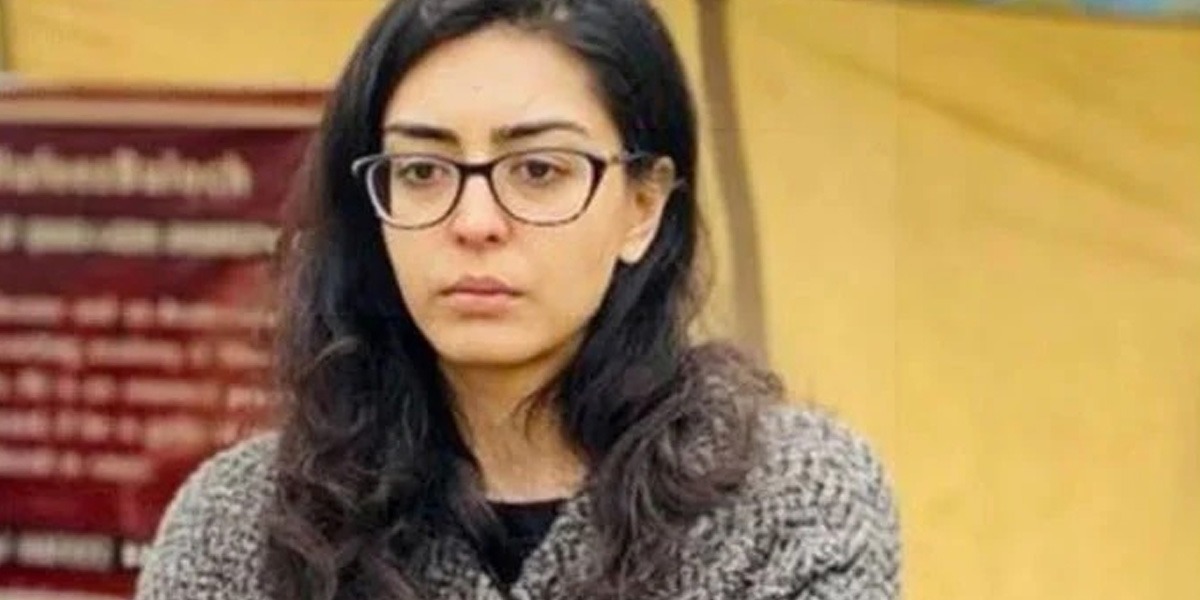 ایمان مزاری