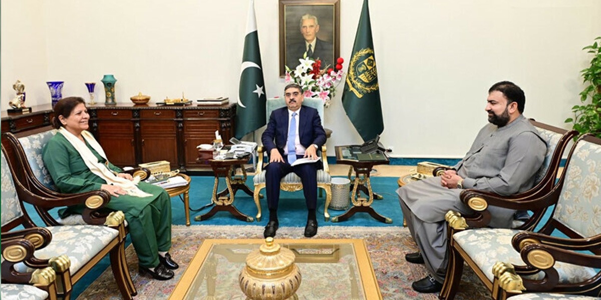 نگران وزیر خزانہ
