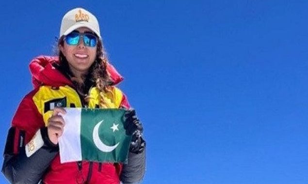 نائلہ کیانی 8 ہزار میٹر بلند تمام 14 چوٹیاں سر کرنے کے لیے پرعزم