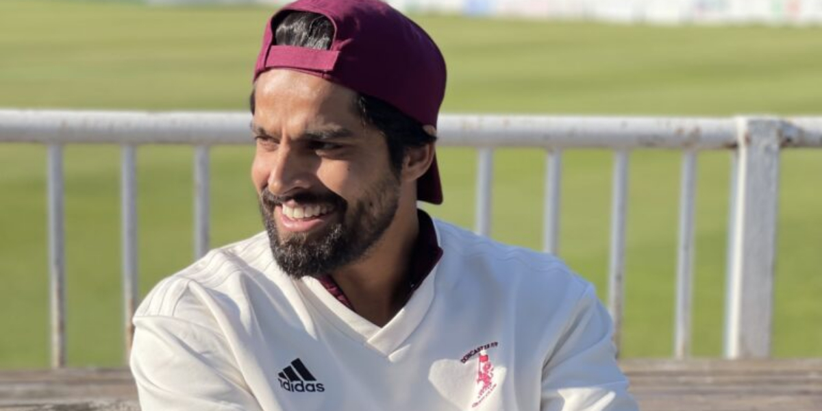 کاؤنٹی چیمپئن شپ میں عمر امین کے ساتھ غیر مناسب زبان کا استعمال