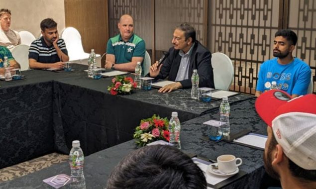 ذکاء اشرف کی احمد آباد میں قومی کھلاڑیوں سے ملاقات