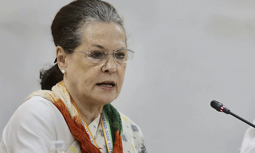 ارکان پارلیمنٹ کی معطلی پر سونیا گاندھی مودی حکومت پر پھٹ پڑیں