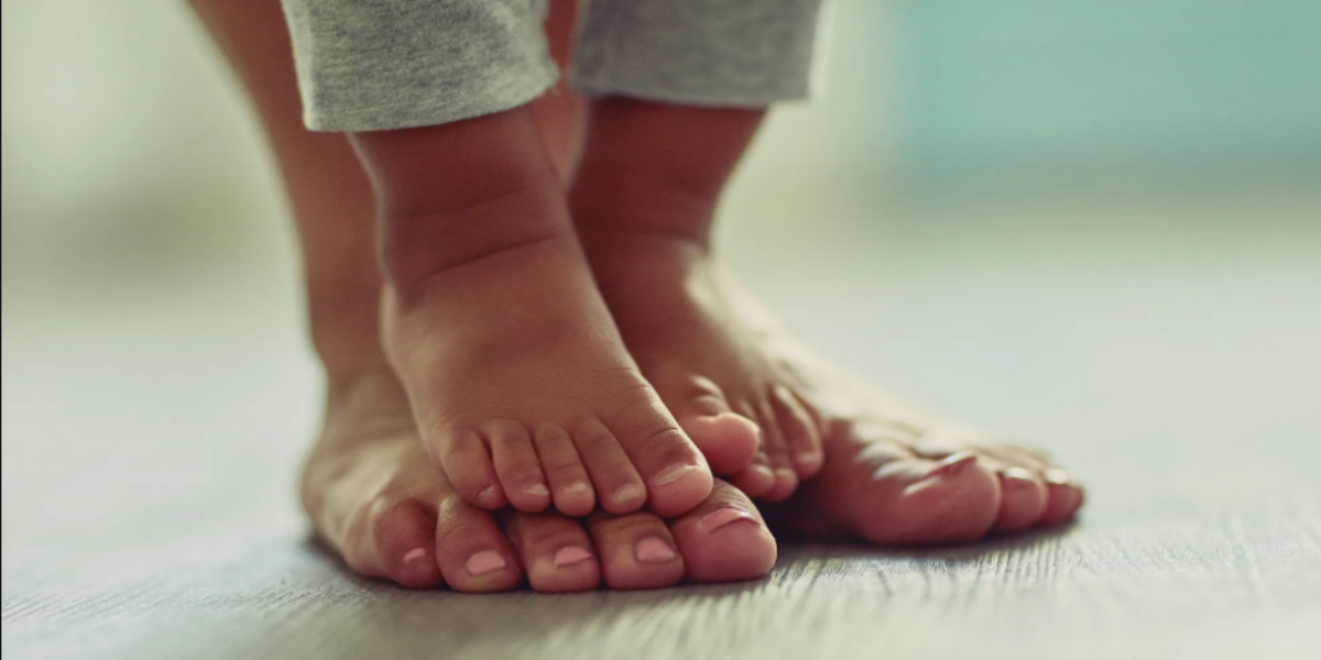 وہ کون سے عوامل ہیں جو آپ کے پیر کے سائز کا تعین کرتے ہیں؟