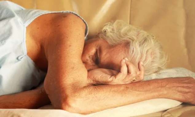نیند کی بے قاعدگی ڈیمنشیا کے خطرے کو بڑھا سکتی ہے، تحقیق