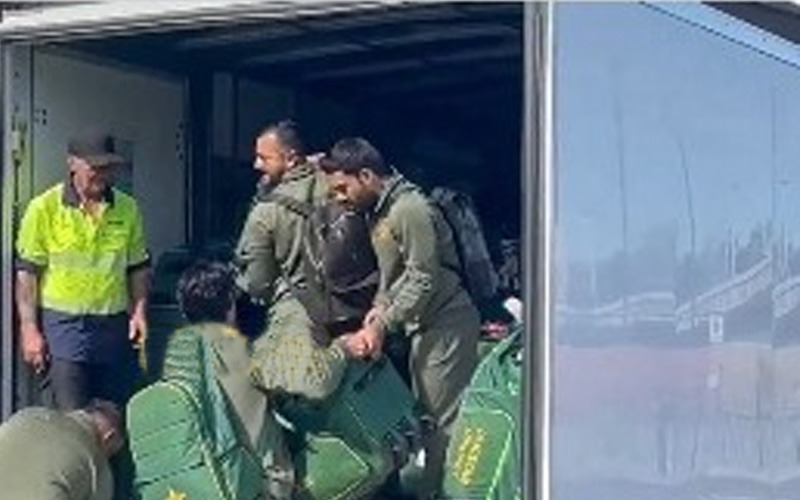 سڈنی ایئرپورٹ پہنچنے پر پاکستان ٹیم کے ساتھ ناروا سلوک