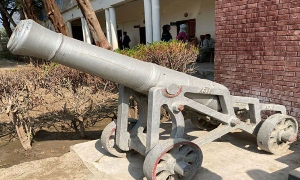 کوٹ ڈیجی کی مزید 7 لاپتہ توپوں کا سراغ لگالیا گیا