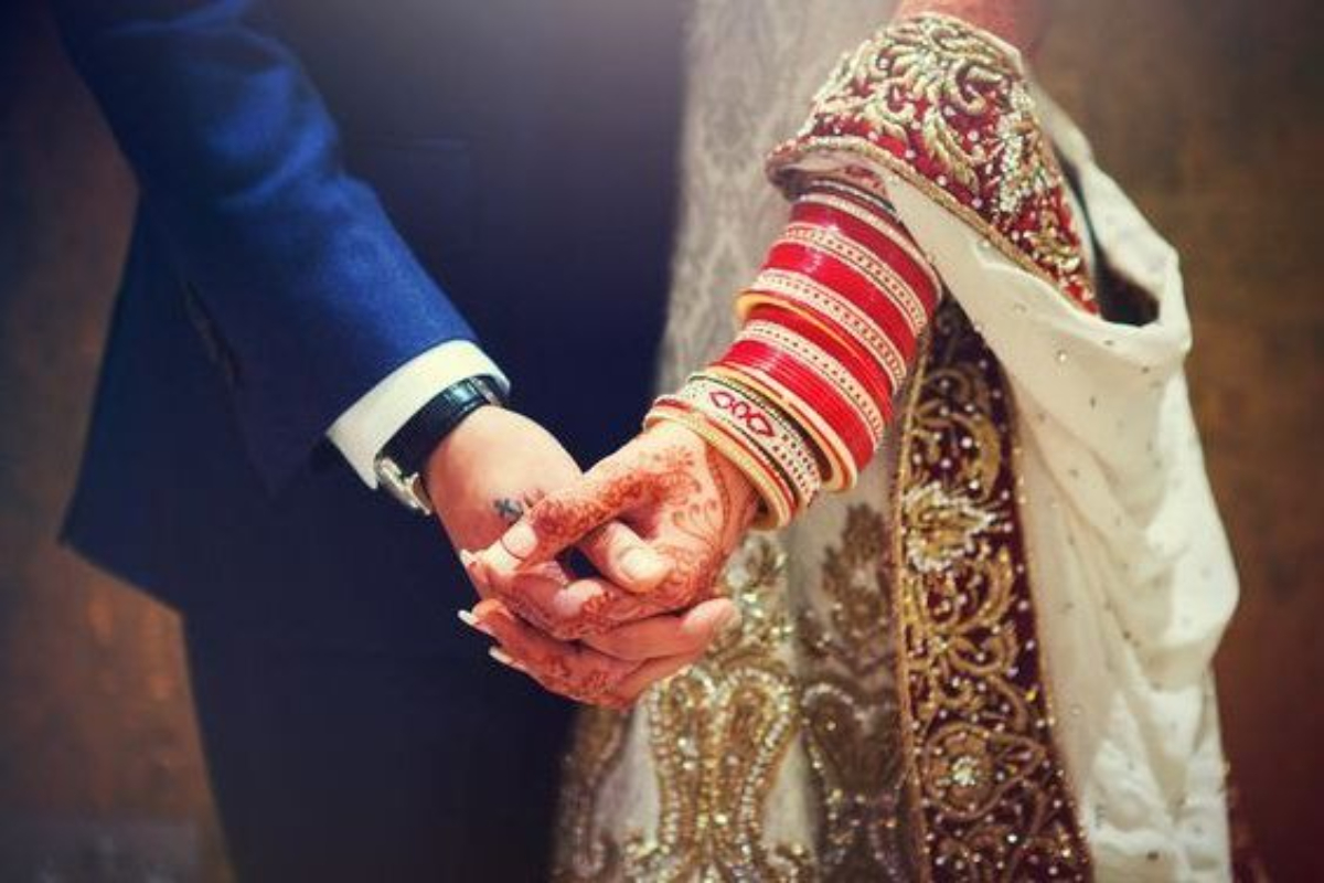 جعلساز دلہن لاکھوں روپے لوٹ کر فرار، دلہا تھانے پہنچ گیا