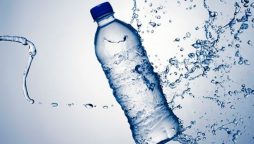 پلاسٹک کی بوتل میں پانی پینے والوں کے لیے بری خبر