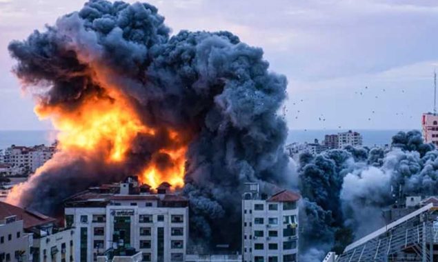 غزہ میں اسرائیلی بمباری: پناہ گزین اسکول پر حملے میں 52 فلسطینی شہید