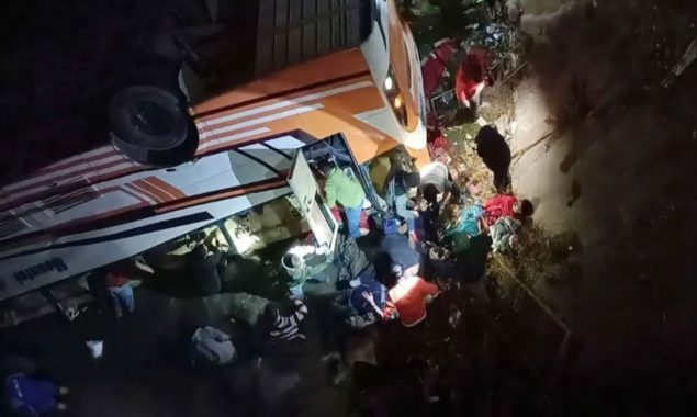 نیپال میں بس دریا میں گرنے سے 12 افراد ہلاک