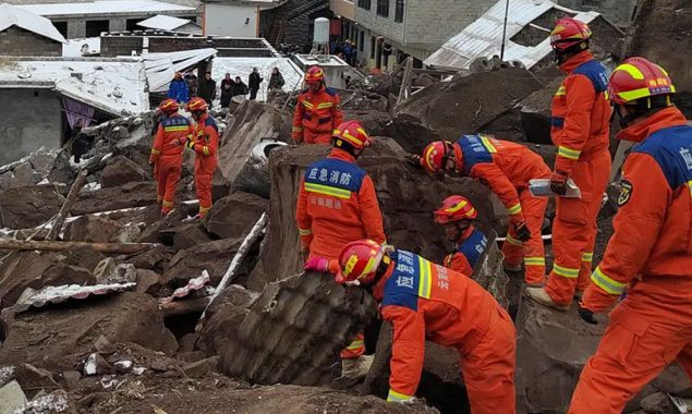 چین میں لینڈ سلائیڈنگ سے 2 افراد ہلاک، درجنوں لاپتہ
