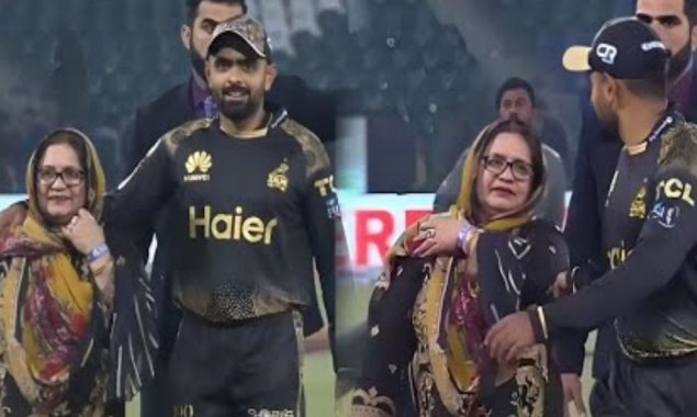 بابر اعظم نے اسلام آباد یونائیٹڈ کے خلاف سنچری کو والدہ کے نام کردیا