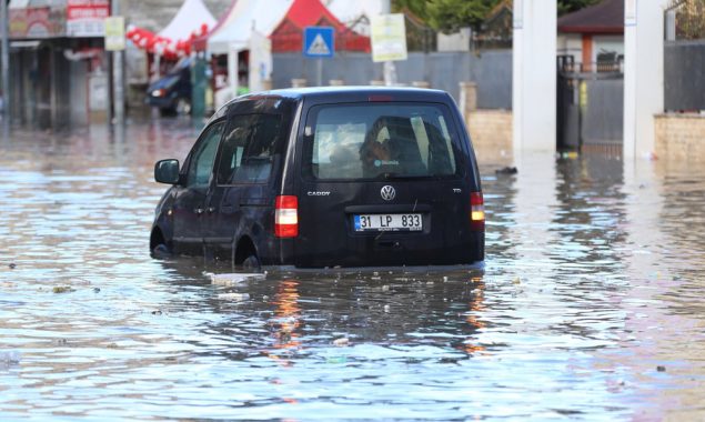 ترکیہ کے جنوبی علاقوں میں شدید بارشوں نے تباہی مچادی