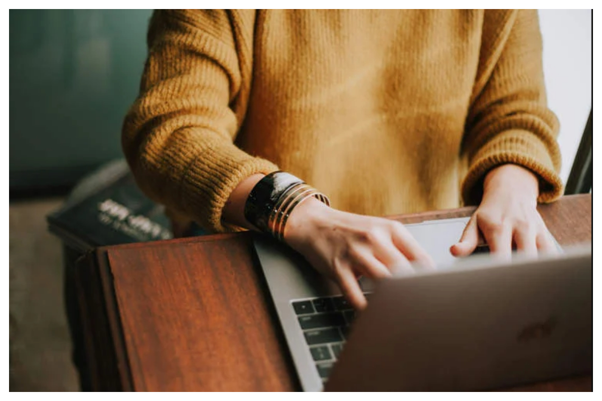 نائجیرین خاتون کو سوشل میڈیا پر منفی ردعمل دینا مہنگا پڑگیا