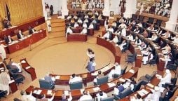 خیبر پختونخوا میں نئی سیاسی صف بندی، نئے وزیرِاعلیٰ کے انتخاب کی دوڑ شروع