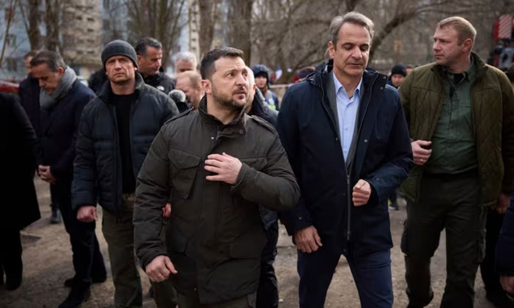 امریکا نے یوکرینی صدر زیلنسکی کو ہٹانے کا فیصلہ کرلیا، ایوارڈ یافتہ امریکی صحافی کا دعویٰ