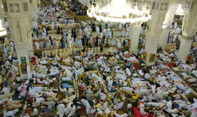 مسجد الحرام اور مسجد نبویؐ میں آج ہزاروں مسلمان اعتکاف میں بیٹھیں گے