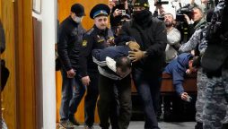 ماسکو میں کنسرٹ ہال پر حملہ کرنے کے الزام میں گرفتار 2 ملزمان عدالت میں پیش