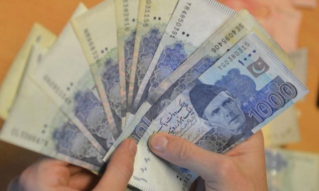 کراچی میں مِس پرنٹنگ والے کرنسی نوٹ کا انوکھا واقعہ