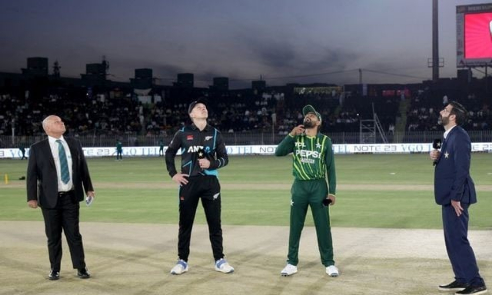 دوسرا ٹی ٹوئنٹی؛ پاکستان کا نیوزی لینڈ کے خلاف ٹاس جیت کر فیلڈنگ کا فیصلہ