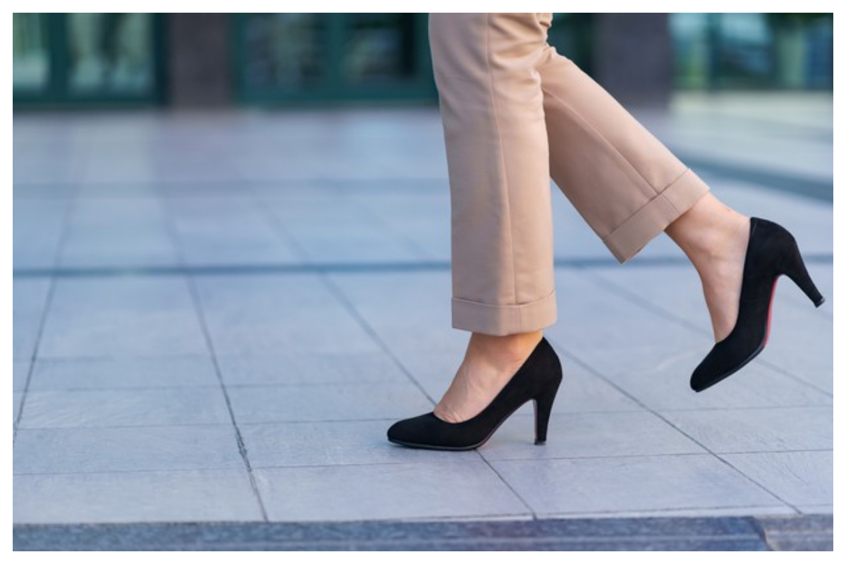 ہائی ہیلز پہننے کے 5 فائدے جنہیں آپ نہیں جانتے