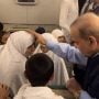 سعودی عرب کا سرکاری دورہ، دوران پرواز وزیر اعظم مسافروں کے ساتھ گھل مل گئے