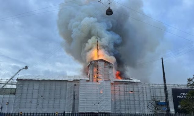 کوپن ہیگن کے اسٹاک ایکسچنج میں خوفناک آتشزدگی