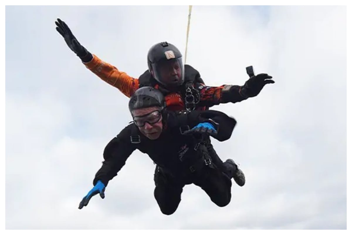 ٹیکساس کے ایک شخص نے دنیا کے معمر ترین اسکائی ڈائیور ہونے کا عالمی اعزاز حاصل کرلیا