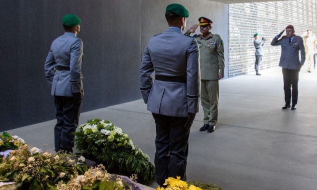 آرمی چیف کا دورہ جرمنی، جرمن افواج کی جانب سے گارڈ آف آنر پیش