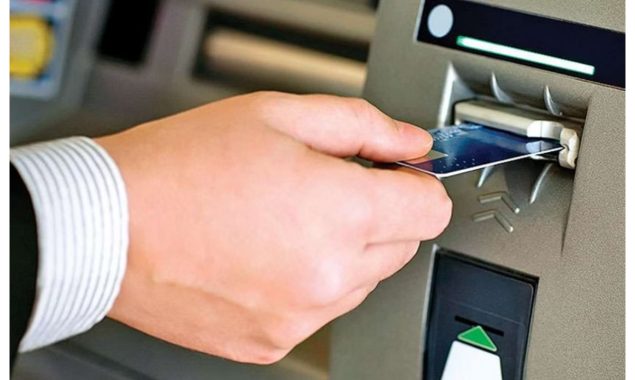 وزیراعظم نے بینکوں سے کیش نکلوانے پر ٹیکس میں اضافے کی تجویز مسترد کردی