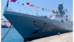 پاک بحریہ کے پہلے ملجم کلاس جنگی جہاز پی این ایس بابر کا سعودی عرب کی بندرگاہ کا دورہ